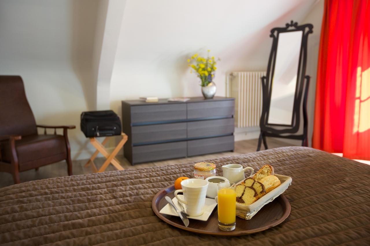 Logis Hotel Le Petit Breuil La Courtine Eksteriør billede